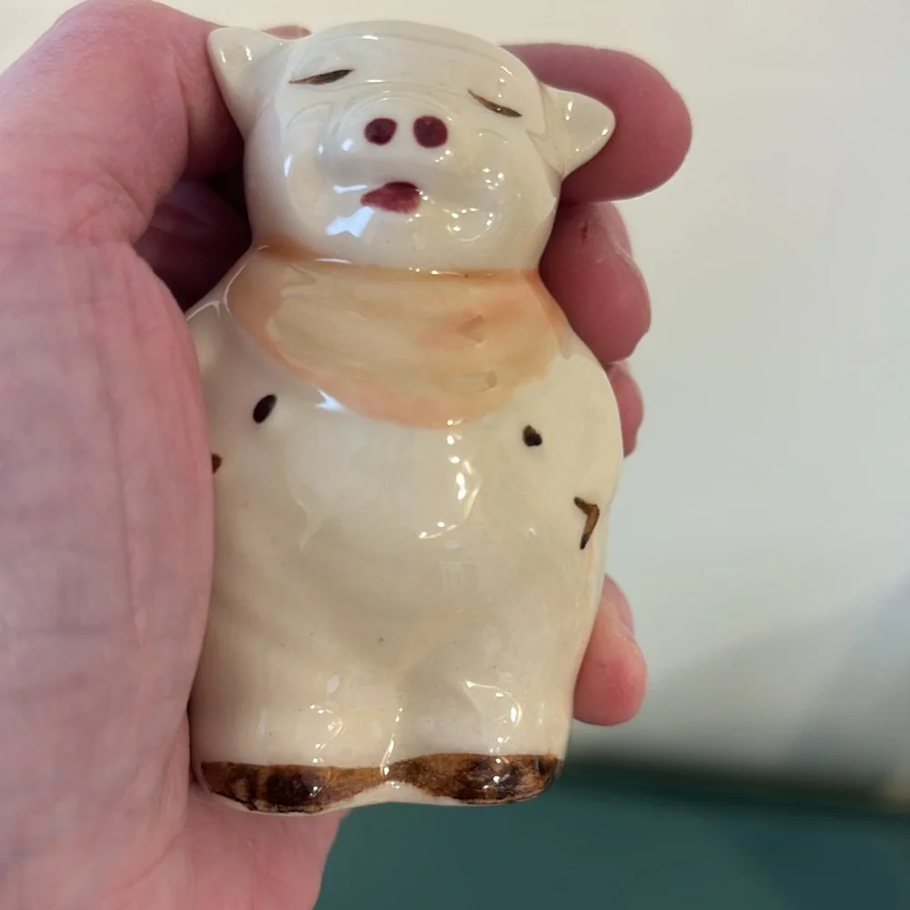 Vintage Shawnee Pottery Ceramic Pig Salt & Pepper Shakers